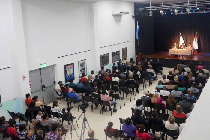 Rebord abri&oacute; el per&iacute;odo de sesiones