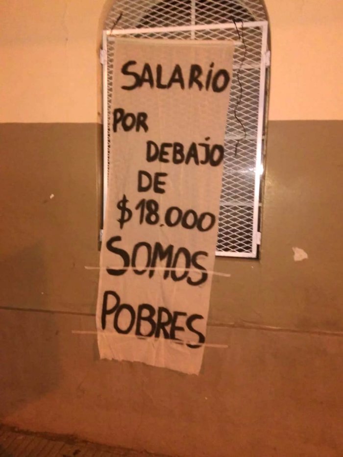 Una imagen m&aacute;s en el edificio de las esquinas Carriego y Pellegrini.
