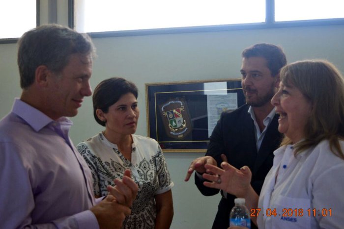 Alejo Maxit con Patricia Rodr&iacute;guez, de ANSES Concordia