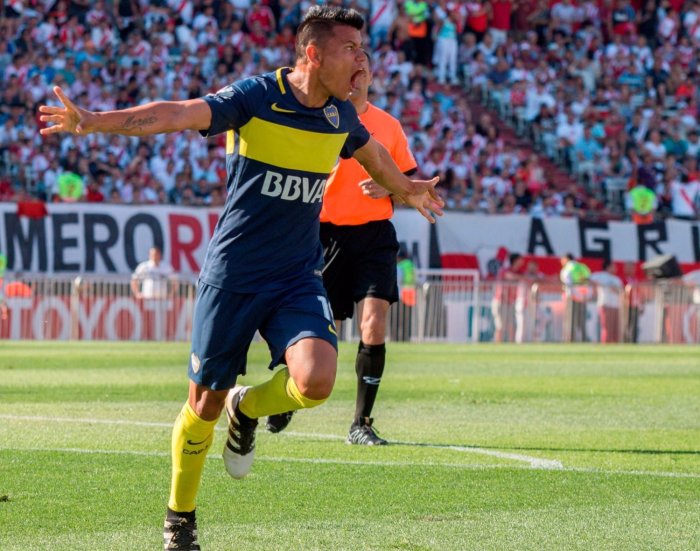 Aquel festejo: en diciembre de 2016, el entrerriano le hizo un gol a River en el Supercl&aacute;sico.