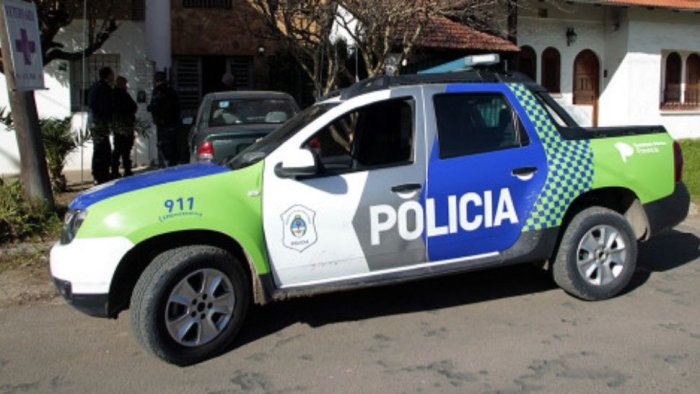 La Polic&iacute;a bonaerense asisti&oacute; al sitio  donde se rob&oacute; el palet con 638 cajas.