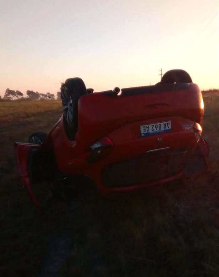 El auto volc&oacute; a la altura del kil&oacute;metro 276 de la ruta nacional 127, en el norte entrerriano.