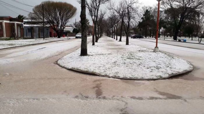 Otra postal de este viernes inusual en Tabossi, ubicada a 55 kil&oacute;metros de Paran&aacute; (foto: Facebook).