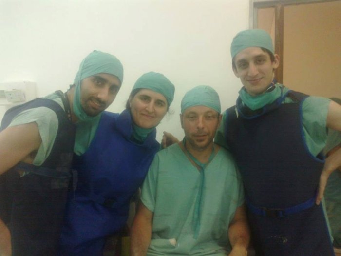 El concordiense, primero de la derecha, era uno de los m&eacute;dicos residentes en el hospital Guti&eacute;rrez.