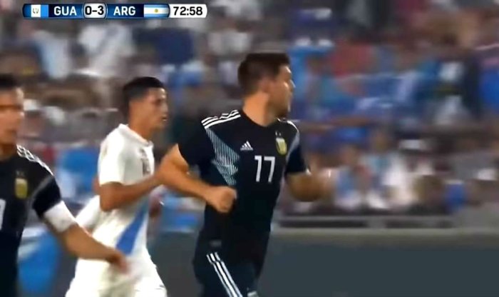 Orgullo uruguayense: Kannemann debut&oacute; con la camiseta argentina, ante Guatemala.