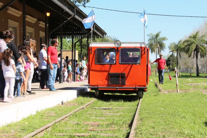 500 pasajeros tuvo el primer domingo de paseos, del Ferroclub de Gualeguay.