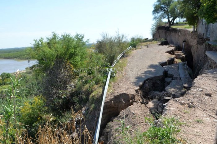 La grieta compromete a una zona de la ciudad entrerriana de Diamante.