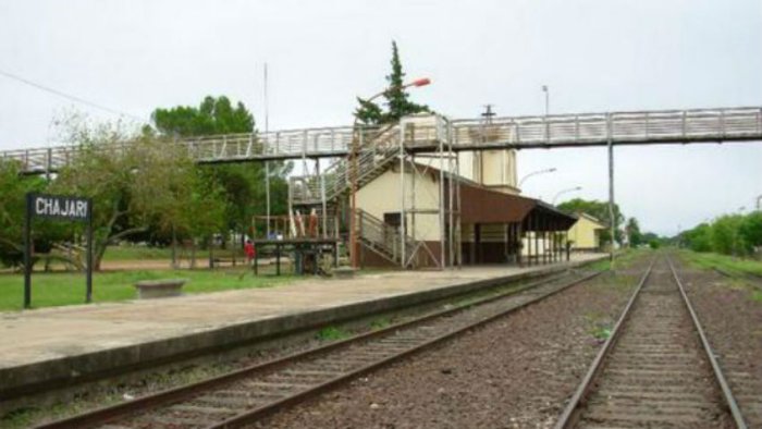La estaci&oacute;n de trenes de Chajar&iacute; fue el lugar donde evitaron que un joven se quitase la vida.