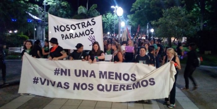 De plaza "25 de Mayo" parti&oacute; la concentraci&oacute;n pidiendo por el esclarecimiento del femicidio de Luc&iacute;a.