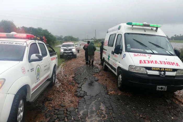 Operativo de rescate en el ingreso al Rocha.