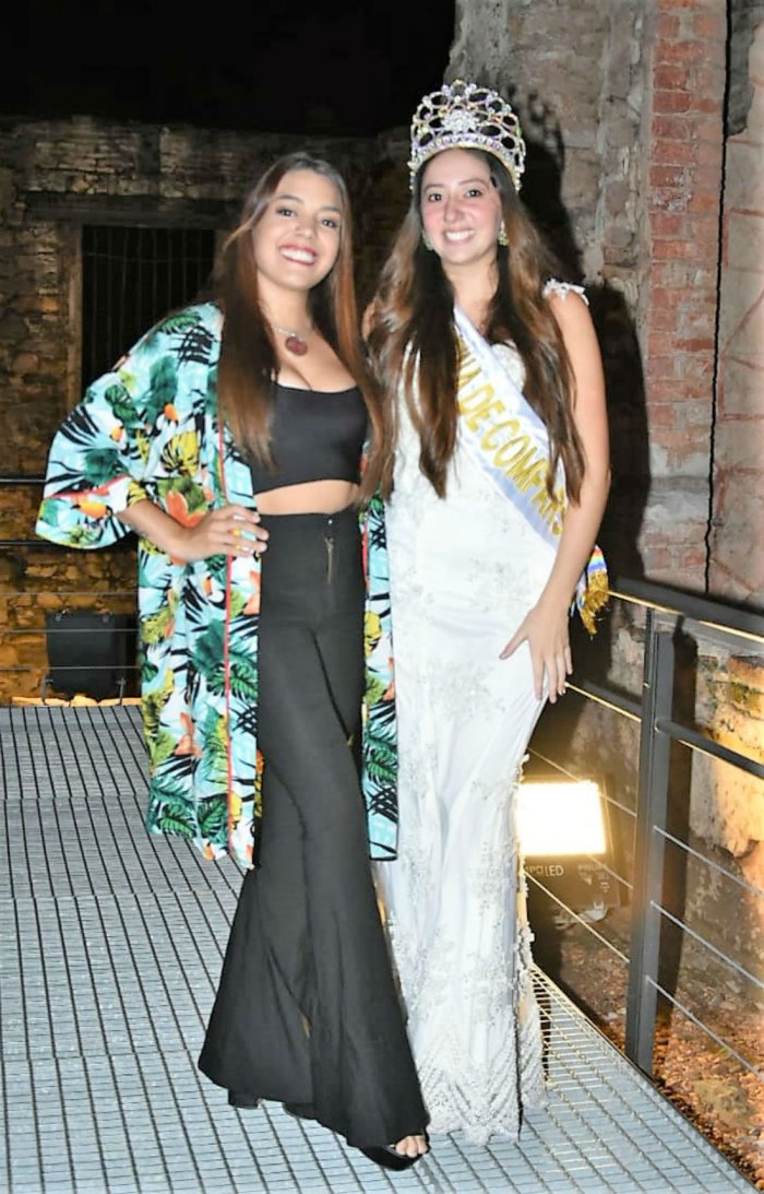 Florencia Paiva junto a Agustina Barrio, reina del &uacute;ltimo Carnaval concordiense.