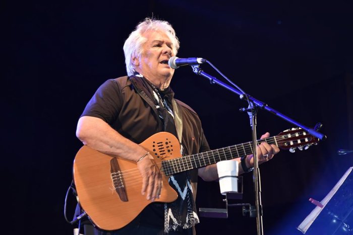 V&iacute;ctor Heredia, el lunes tambi&eacute;n marc&oacute; presencia en la fiesta colonense.