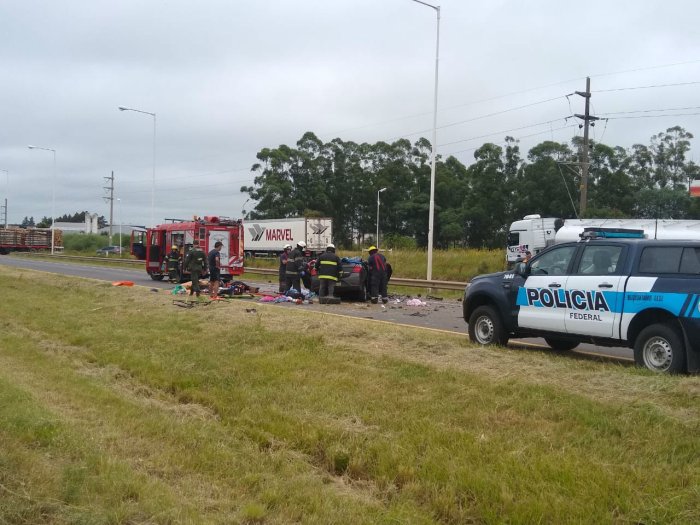 Otra vista del operativo policial montado en el lugar de la tragedia (foto: La Fusta Digital).
