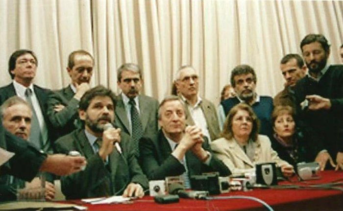 27 de mayo de 2003: a dos d&iacute;as de haber asumido, el presidente N&eacute;stor Kirchner lleg&oacute; a Paran&aacute;.