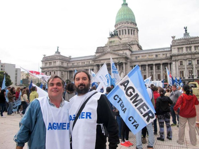 El 4 de abril, Fabi&aacute;n Pec&iacute;n y Manuel G&oacute;mez estuvieron desde la CDC en la movilizaci&oacute;n frente al Congreso.