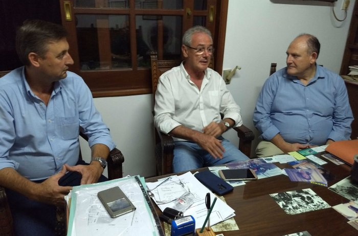 Atilio Benedetti y Gustavo Hein, acompa&ntilde;ados por Roberto Niez, precandidato a intendente de Concordia.