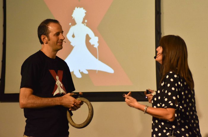 El Principito detr&aacute;s, en el logo de Parque San Carlos que organiz&oacute; el evento TEDx en Concordia.