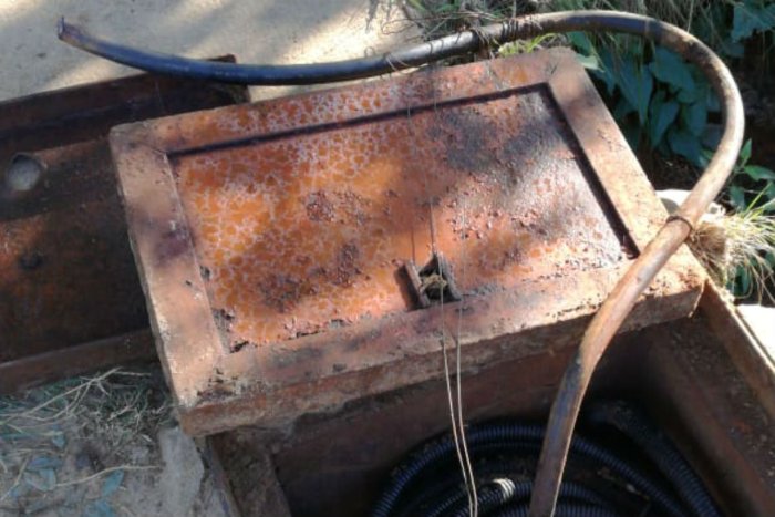 Una de las im&aacute;genes que comparti&oacute; Telecom sobre el lugar donde intentaron robar cobre.