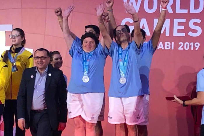 Alejandro e Itat&iacute; juntos, en la entrega de premios.