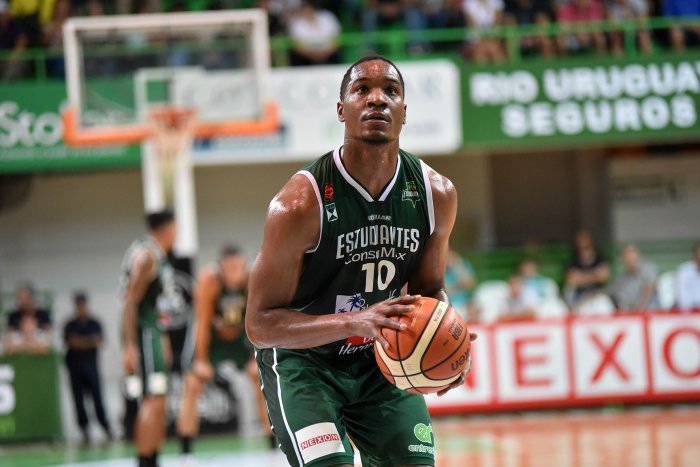 Daviyon Dreper fue el goleador del Verde que en total anot&oacute; 25 puntos (12 de 12 en libres).