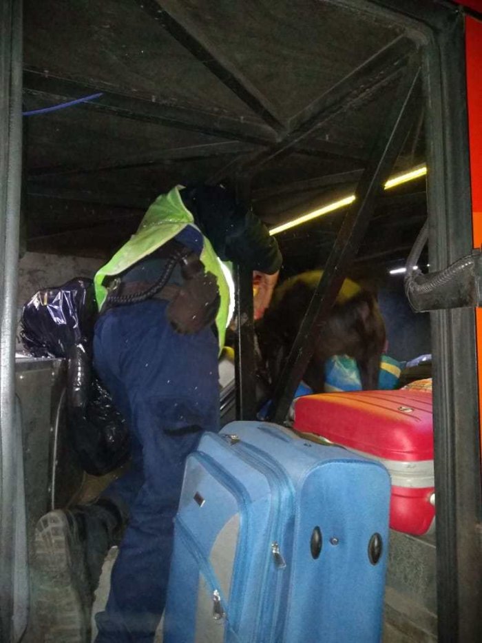 En la baulera estaba escondida la droga, dentro de una maleta que no ten&iacute;a la identificaci&oacute;n cuando se carg&oacute; en Misiones.