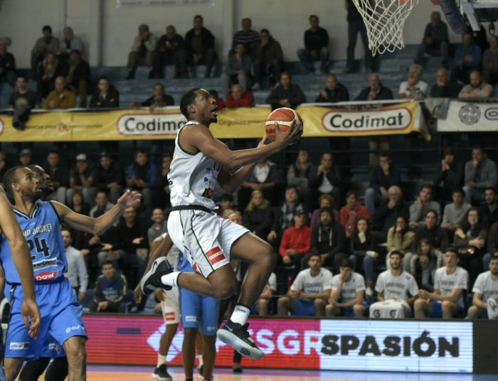 21 puntos convirti&oacute; Daviyon Dreper y termin&oacute; la noche como el goleador del visitante.