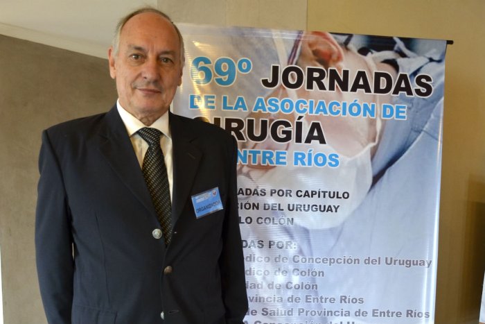 Dr. Juan Miguel Minatta, cirujano uruguayense e integrante de la comisi&oacute;n directiva.