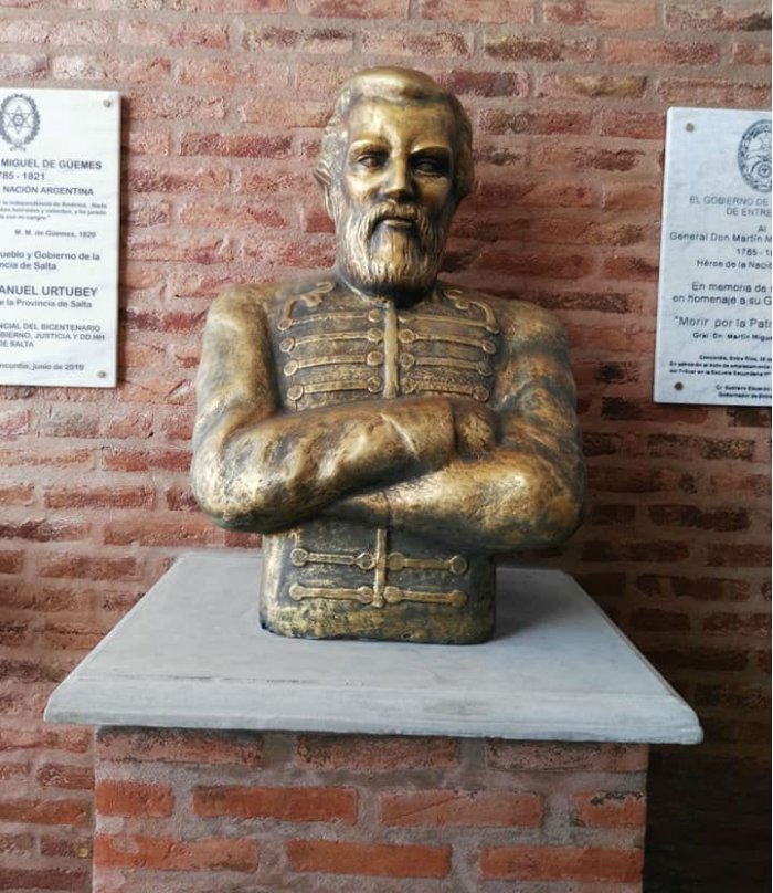 Esta es la obra de la escuela Pilar Velazco, ubicada en el hall de acceso a la Escuela Secundaria N&ordm;17 de Concordia.