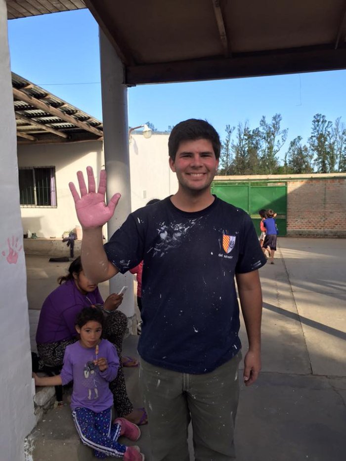 Juan Ignacio Castelaro, en una de sus visitas a barrio El Silencio, en Concordia.