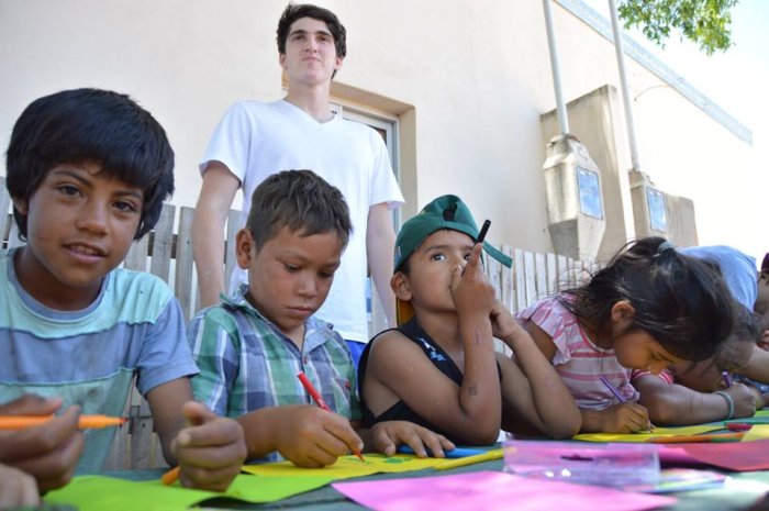 El v&iacute;nculo con los gurises del barrio fue clave para que los j&oacute;venes siguiesen conectados con Concordia.