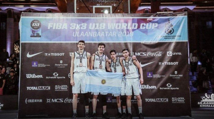 Mateo se qued&oacute; con la medalla de bronce, junto a sus compa&ntilde;eros de la selecci&oacute;n argentina.
