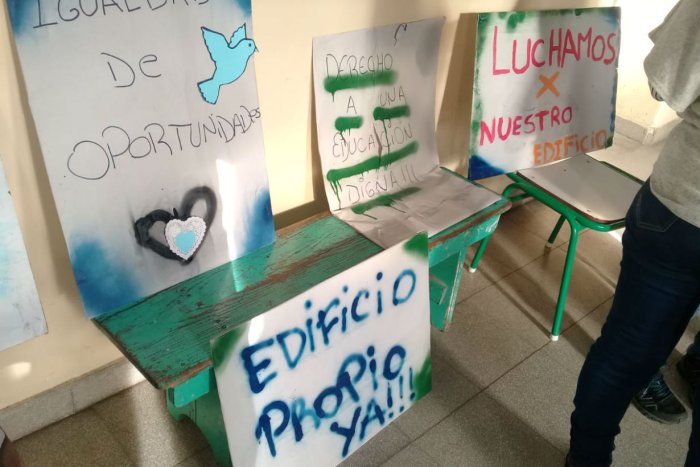 Los carteles, en los d&iacute;as de protesta