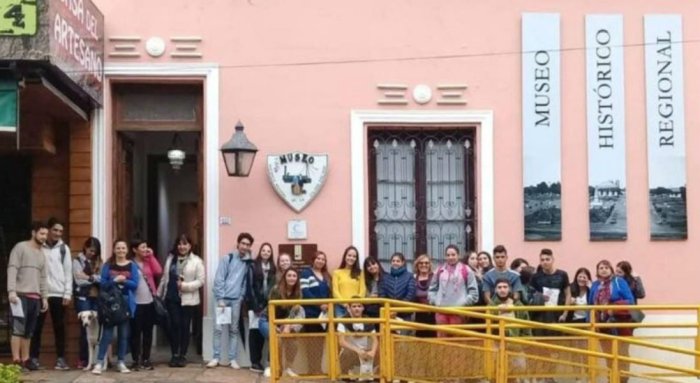 Estudiantes de la escuela N&ordm;16 "Hip&oacute;lito Vieytes" e visita en el museo de San Jos&eacute;