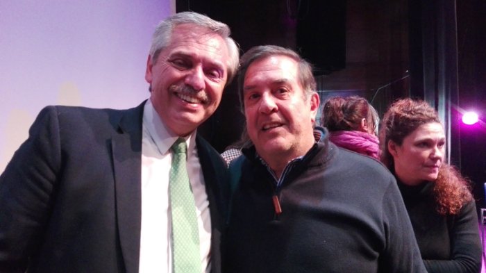 Juan Carlos Chagas junto al candidato a presidente Alberto Fern&aacute;ndez.