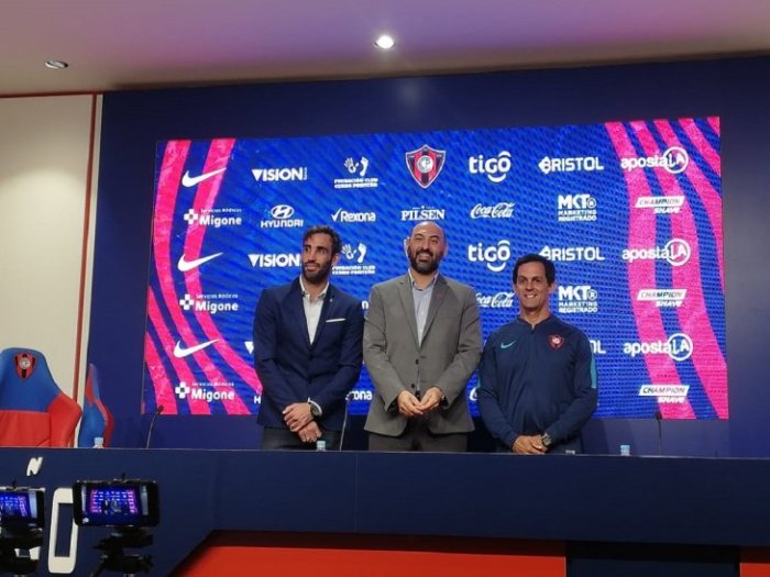 El entrerriano vuelve al plantel de primera del club con el que fue campe&oacute;n en 2009, siendo asistente de Troglio.
