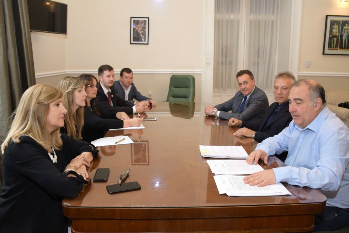 La reuni&oacute;n en la que firmaron el convenio