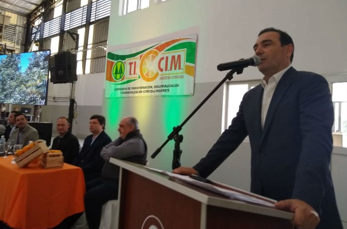 El gobernador correntino prometi&oacute; acompa&ntilde;ar "siempre" a los cooperativistas de Mocoret&aacute;.