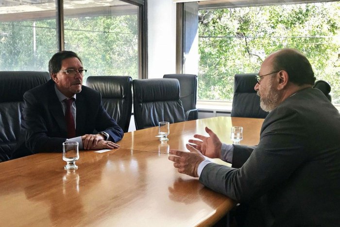 Pedro Guastavino con el doctor Hern&aacute;n Viri, que en marzo &uacute;ltimo jur&oacute; como juez federal de Gualeguaych&uacute;.