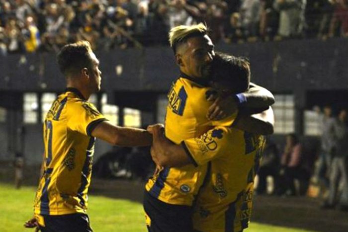 El primer abrazo de gol para el de Concordia, que sell&oacute; el empate entre el l&iacute;der y su escolta.