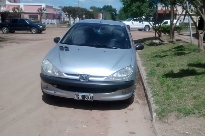 El auto en el que circula el guardaparque