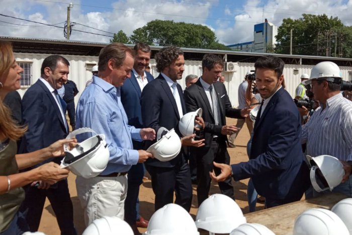 A ponerse los cascos: los funcionarios recorren obras en Concordia (foto: EER).