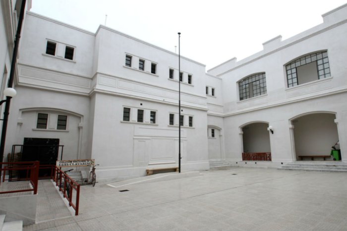 El renovado patio del Colegio Nacional de Gualeguaych&uacute; recibir&iacute;a a Bordet el 2 de marzo.