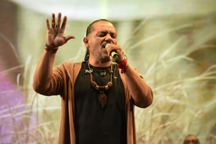 Rojas por primera vez cant&oacute; como solista y no acompa&ntilde;ando a su hermano Jorge.