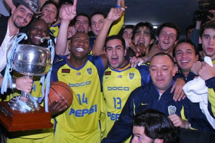 El 6 de junio de 2004, Malara y el colonense Quinteros fueron campeones de Liga Nacional.