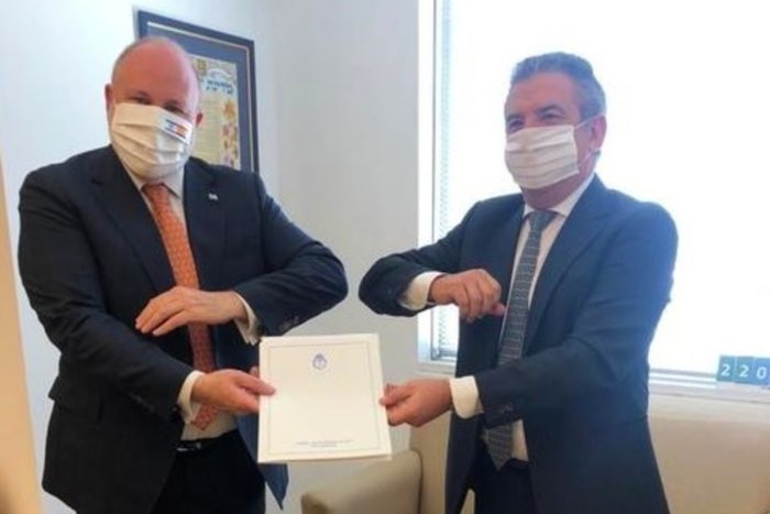 Meron le dio detalles del protocolo a seguir cuando el entrerriano sea recibido por el presidente.