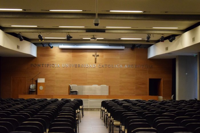 Instalaciones de la UCA, vac&iacute;as en tiempos de coronavirus.