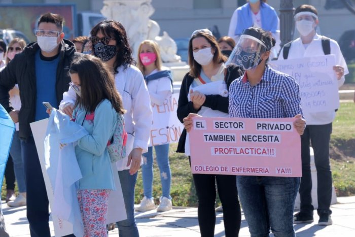Otro de los carteles que se vieron hoy en la capital provincial (foto: APF Digital)