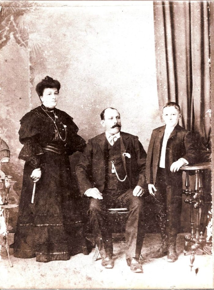 Ah&iacute; est&aacute;n los tatarabuelos de Felipe Sastre.