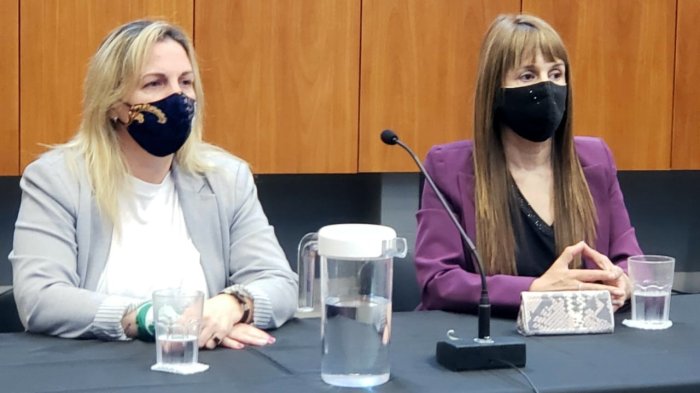 Maria Fern&aacute;ndez  Vasquez Castillo y Ministra Sonia Vel&aacute;zquez
