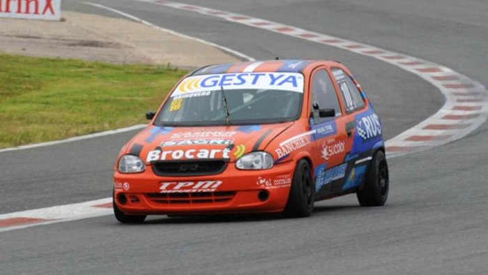Grin&oacute;vero compite en la Clase 2 con un Chevrolet Corsa.